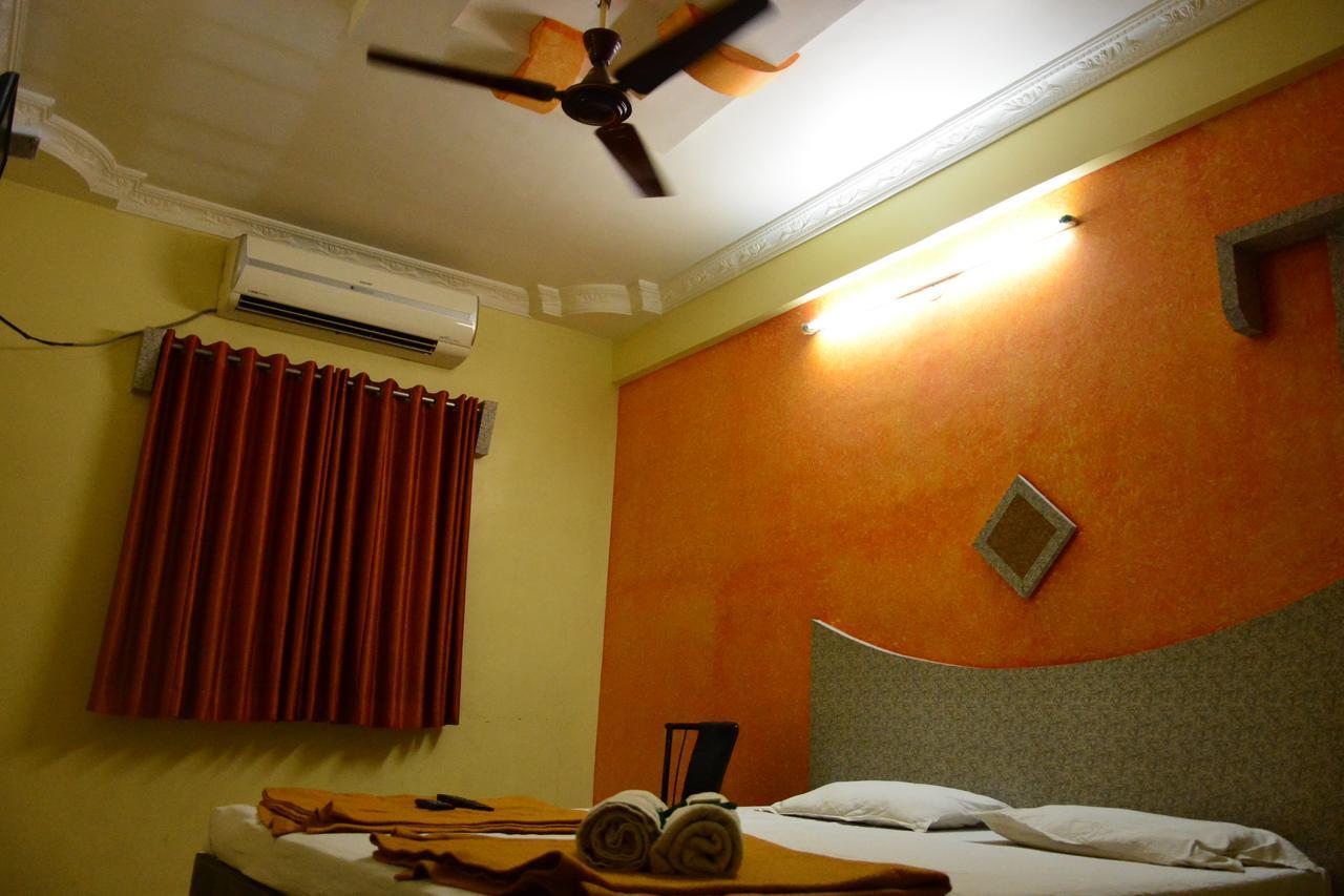 Hotel Madhava Shirdi Luaran gambar