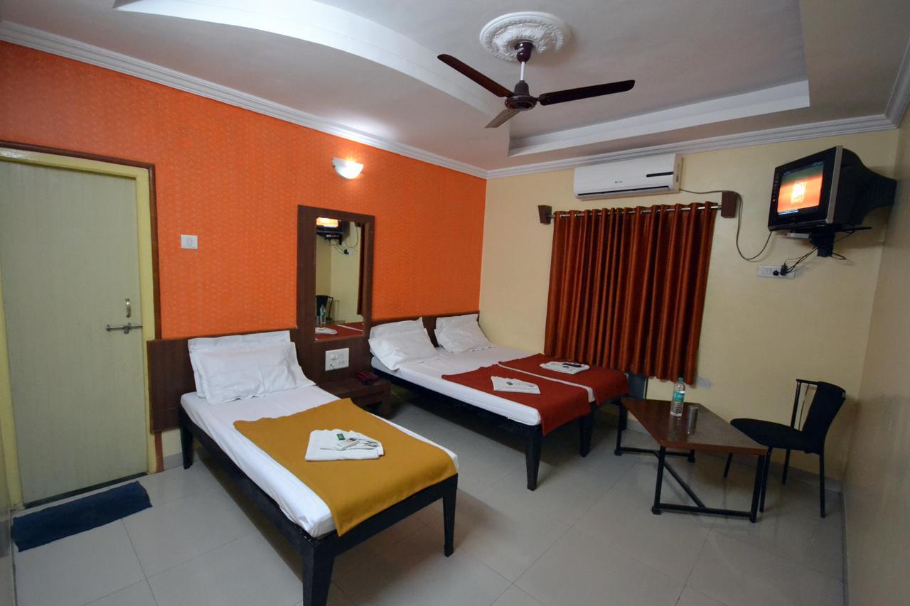 Hotel Madhava Shirdi Luaran gambar