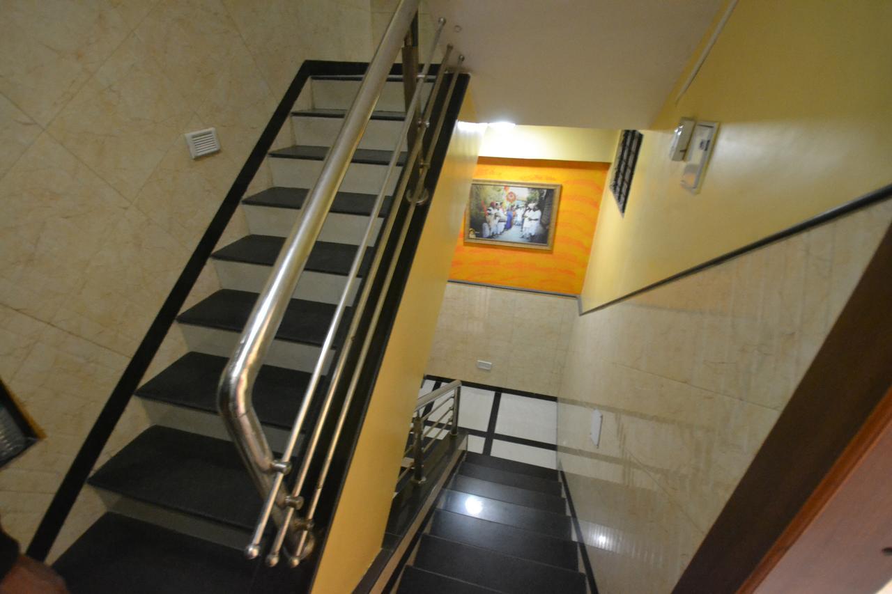 Hotel Madhava Shirdi Luaran gambar